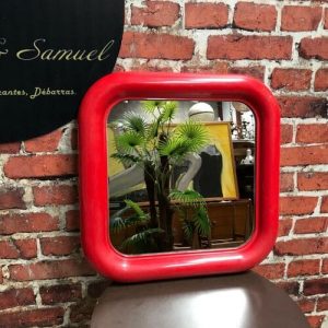 Miroir rouge Artemide