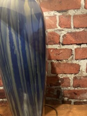 Lampe à poser en céramique bleu et son abat-jour