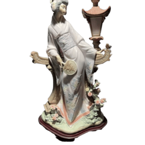 sculpture geisha céramique signée lladro