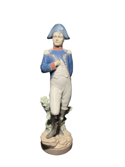 sculpture napoléon porcelaine signée Salvador Furio
