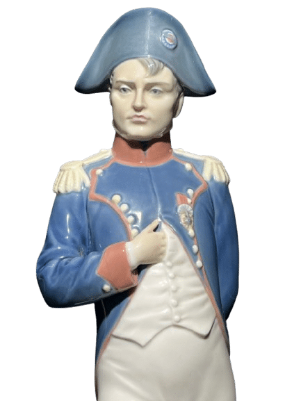 sculpture napoléon porcelaine signée Salvador Furio