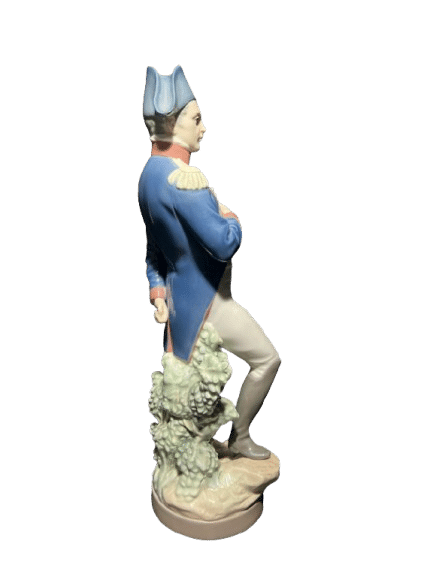sculpture napoléon porcelaine signée Salvador Furio